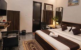 Hotel Nidhivan Dham - Near Janam Bhoomi Mathura